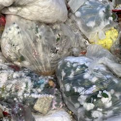 Free silk flowers! I’m giving away approximately 100 bags