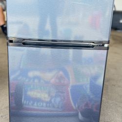 Arctic King Mini Fridge