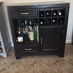 Rolling Bar/wine Cabinet