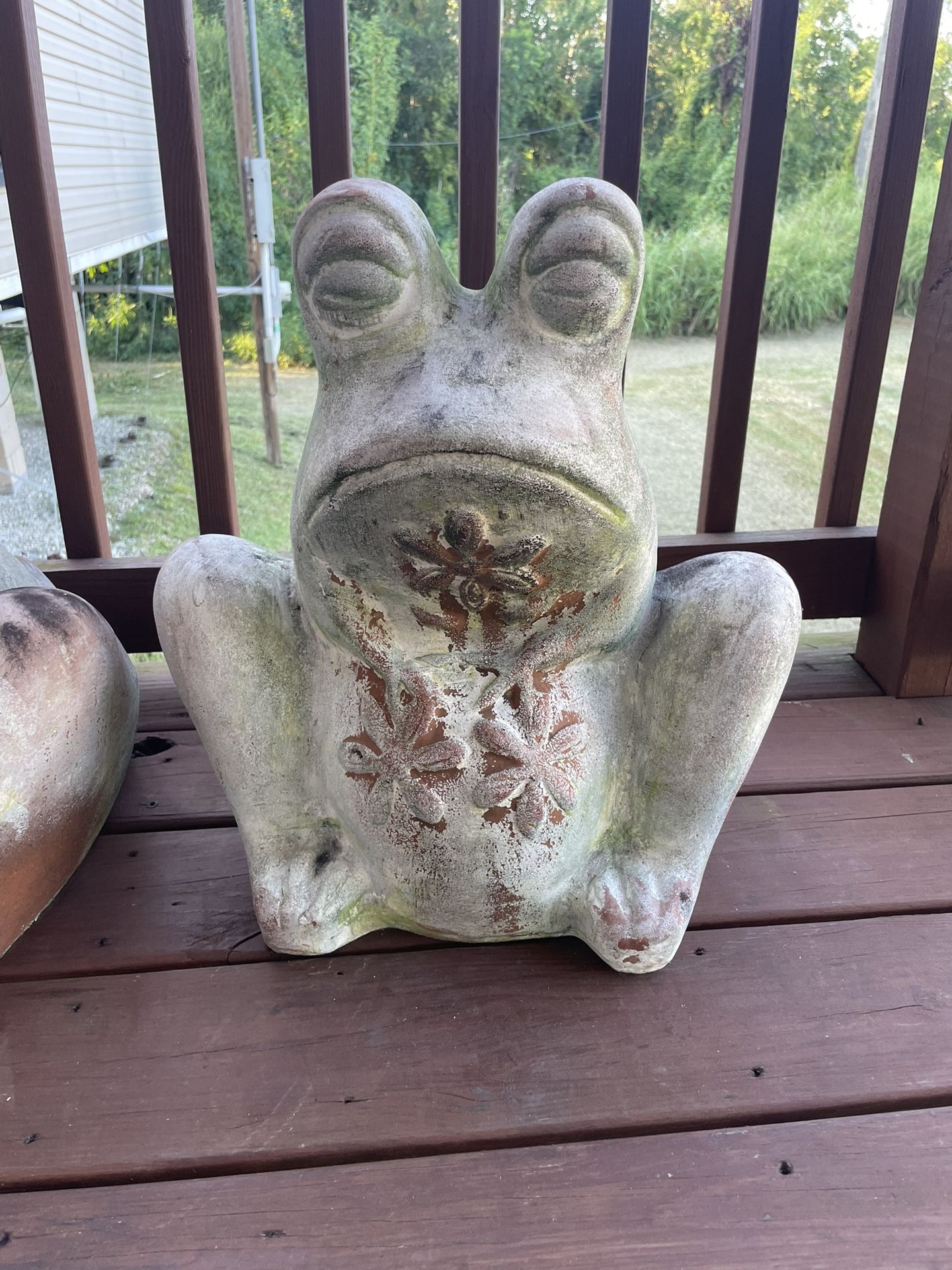2 Frog Pots