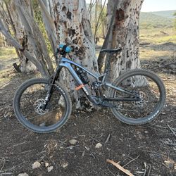 2023 Trek Fuel EXe 9.7 Size M Electric Mountain Bike