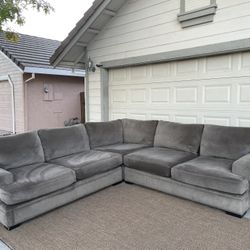Cindy Crawford Fontaine Sectional