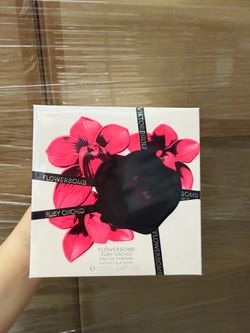 VIKTOR & ROLF FLOWER BOMB