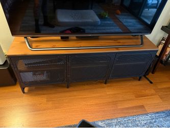 Entertainment center