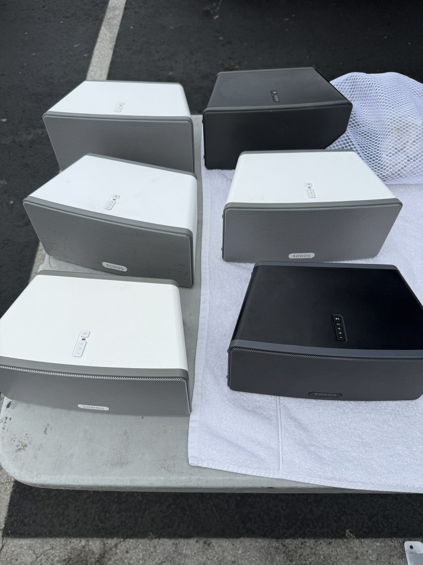 6 Sonos Play 3