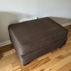 Free Sectional With Ottoman 