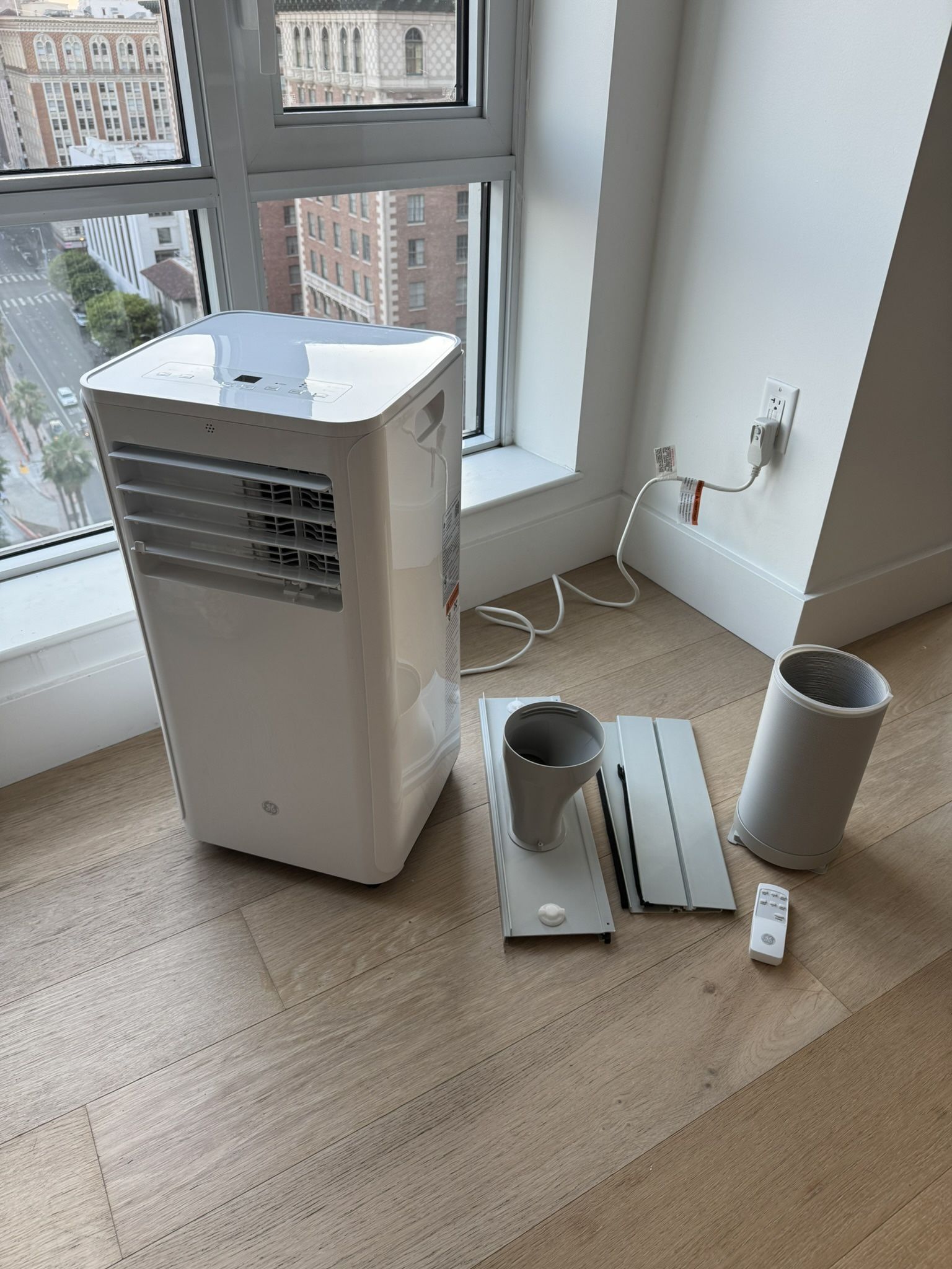 GE Air Conditioner (Pickup Near DTLA)