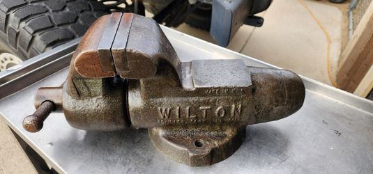 Wilton 4 1/2 Bullet vise