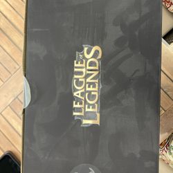 LIMITED EDITION - League Of Legends Ryze And Tryndamere Statues