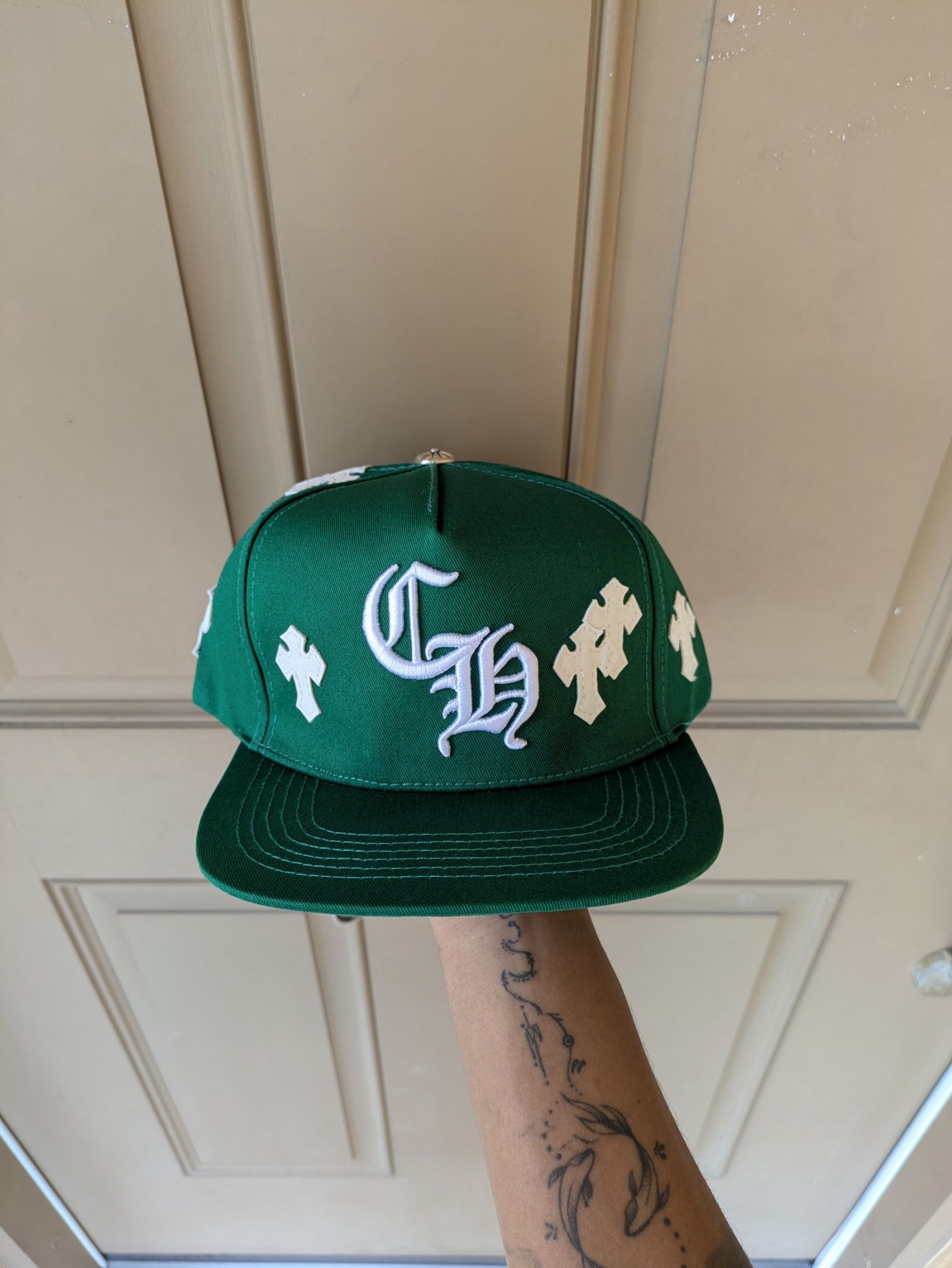 New chrome hearts hat, comes with tag and dust bag