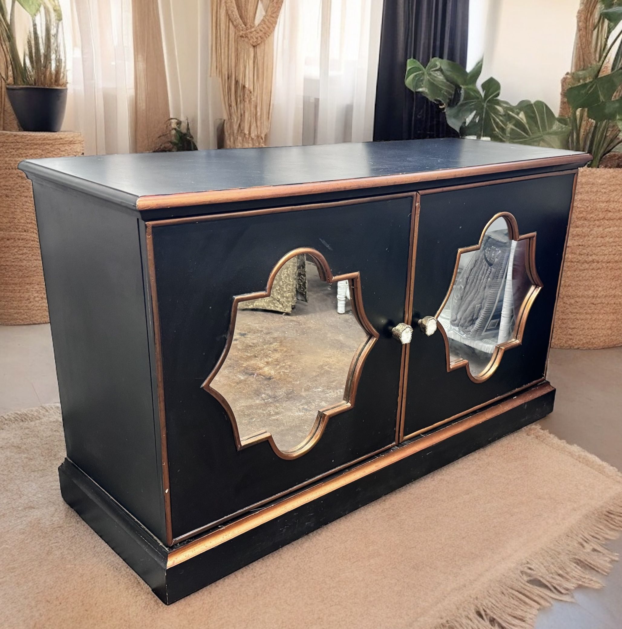 Lots Of Vintage Furniture 