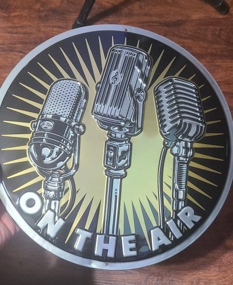 13" Metal Microphone Sign