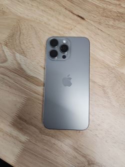 Iphone 15 pro max 512gb  unlock any sim