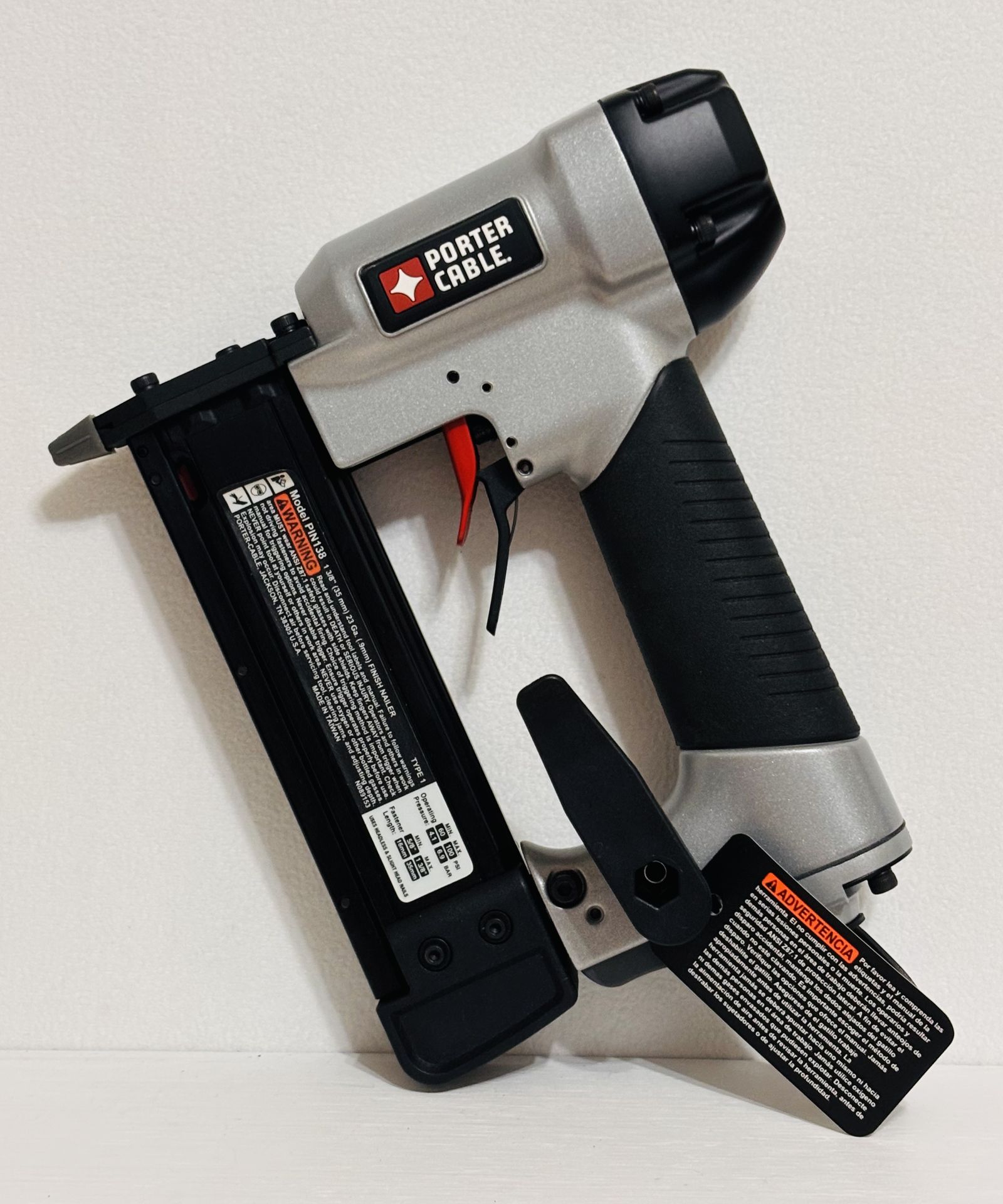 Porter Cable PIN138 23 Gauge Pin Nailer Pneumatic Finish Nail Gun w/ Case LIKE NEW
