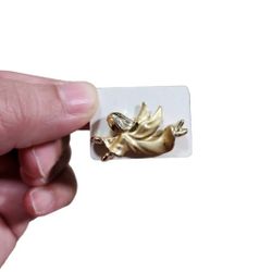Vintage Giusti Gold Toned Flying Angel Pin