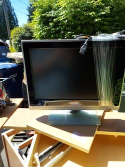 Phillips19 inch tv/computer monitor with remote