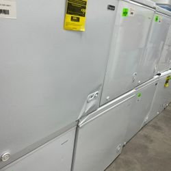 MAGIC CHEF HMCF7W4 7.0 cu. ft. Chest Freezer