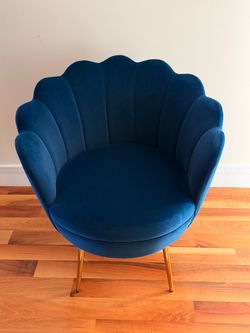 Almost New Royal blue velvet chairs set of two