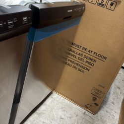 Frigidaire 14” Dishwasher Built In