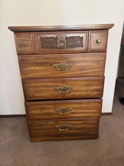 Dressers And Side Tables 