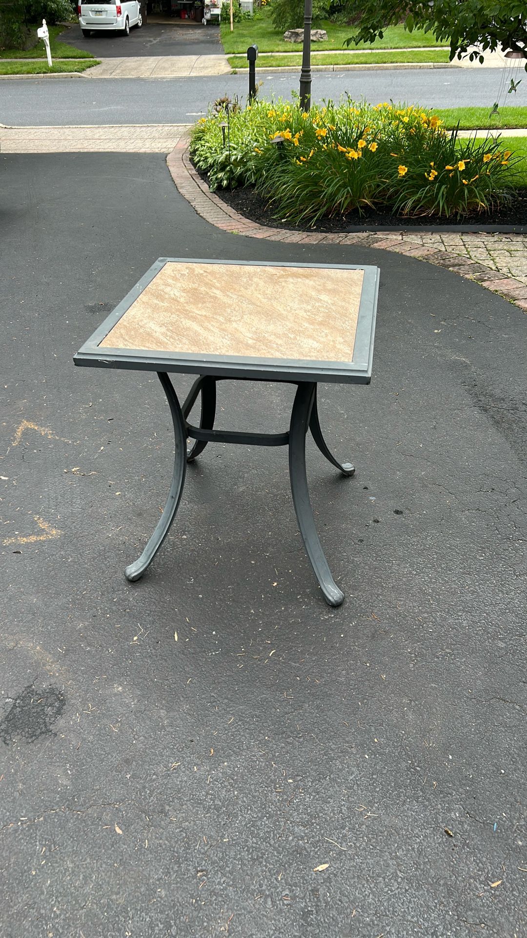 Outdoor patio table
