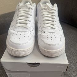 White Nike AF1