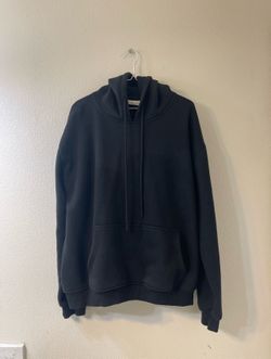 Black Pullover/Ocean Image