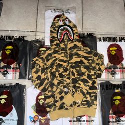 Older Vintage “Point Of No Return” Bape Camouflage Hoodie