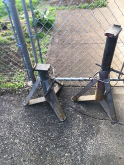 2 Commercial Grade Jack Stands