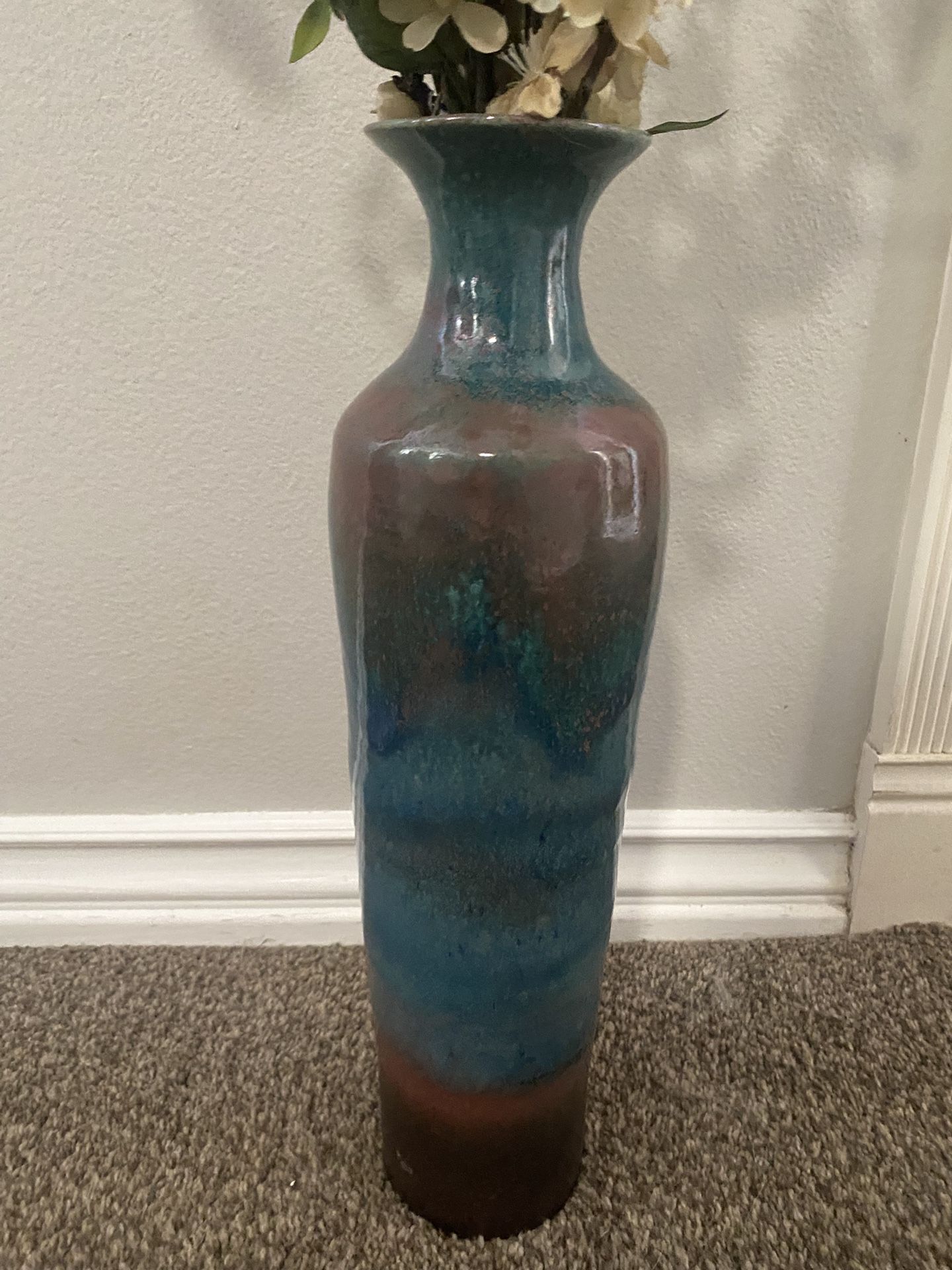 Beautiful Pottery Vase W/Flowers Arrangement