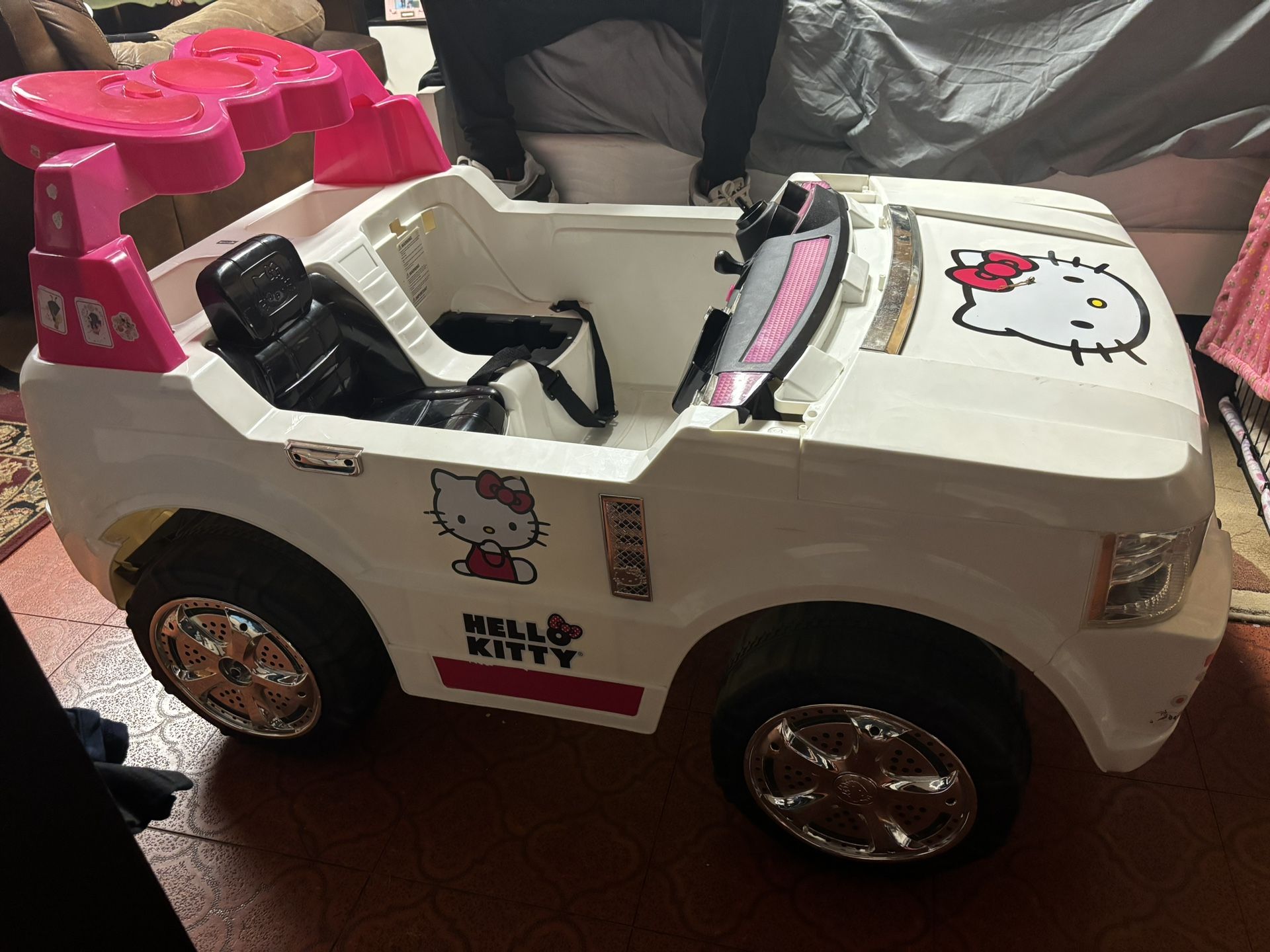 Hello Kitty Battery Powered Kids Ride on Toy Car