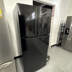 Frigidaire 30” 18.5 Cu Ft Refrigerator  / 1 Years Warranty 