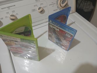 Two games ps4 and Xbox 360