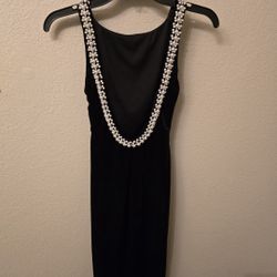 Black Dress With Pearl Accent