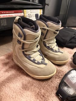 women’s size 7 snowboarding boots