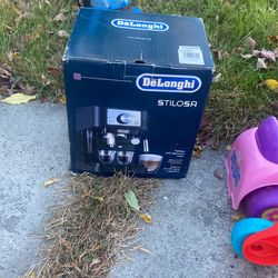 Delong Hi Cappuccino Maker In Good Shape Only Used   One Time 