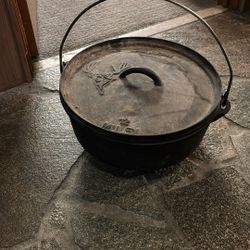 Cast Iron Dutch Oven