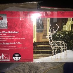 Nice 4 Foot Wire Deere Light Up And Box Only $30 Firm