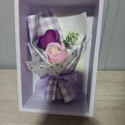 Flower Gift / Regalo De Flores 