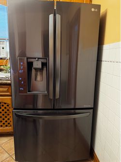 LG Black Stainless Steel 36  23.7cu