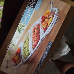 Serving Dishes With Metal Stand 