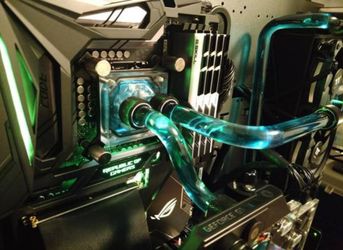 Enthusiast Level Gaming PC - Fully Water Cooled -