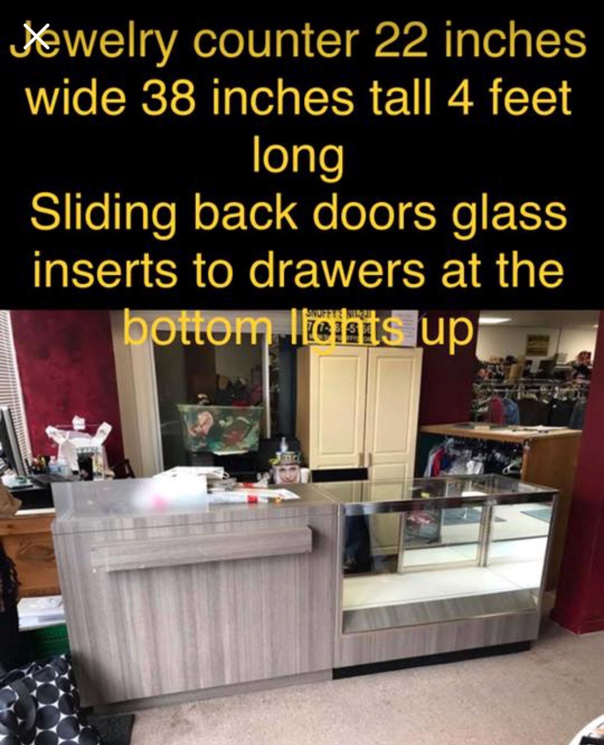 Jewelry counter / check out counter for business store