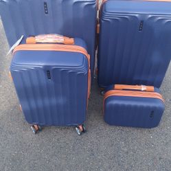 4 Piece Luggage Set