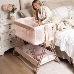 Brand New Baby Bedside Sleeper - Bassinet & Bedside Crib with Height Adjustment & Wheels - Can Be Placed Next to Bed - Attaches to Parents Bed - Easy 
