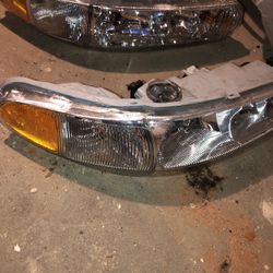 2002 Buick regal brand new headlights