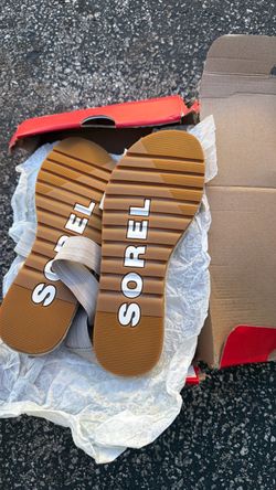 Sandals/ Flat