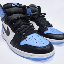 Size 9.5 - Jordan 1 Retro OG High UNC Toe
