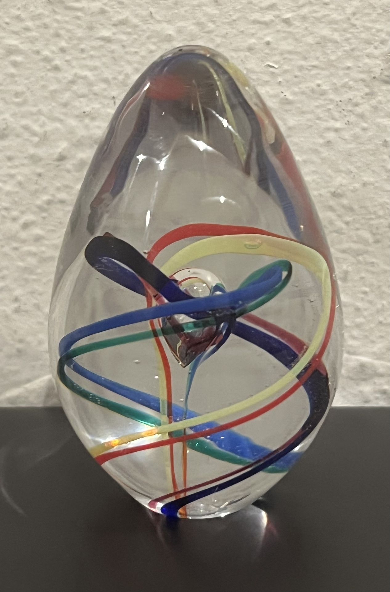 1997 GES GLASS EYE STUDIO EGG PAPERWEIGHT - SWIRLING RAINBOW RIBBONS