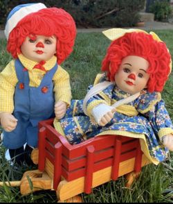 Collectibles collection display porcelain raggedy an Ann $30